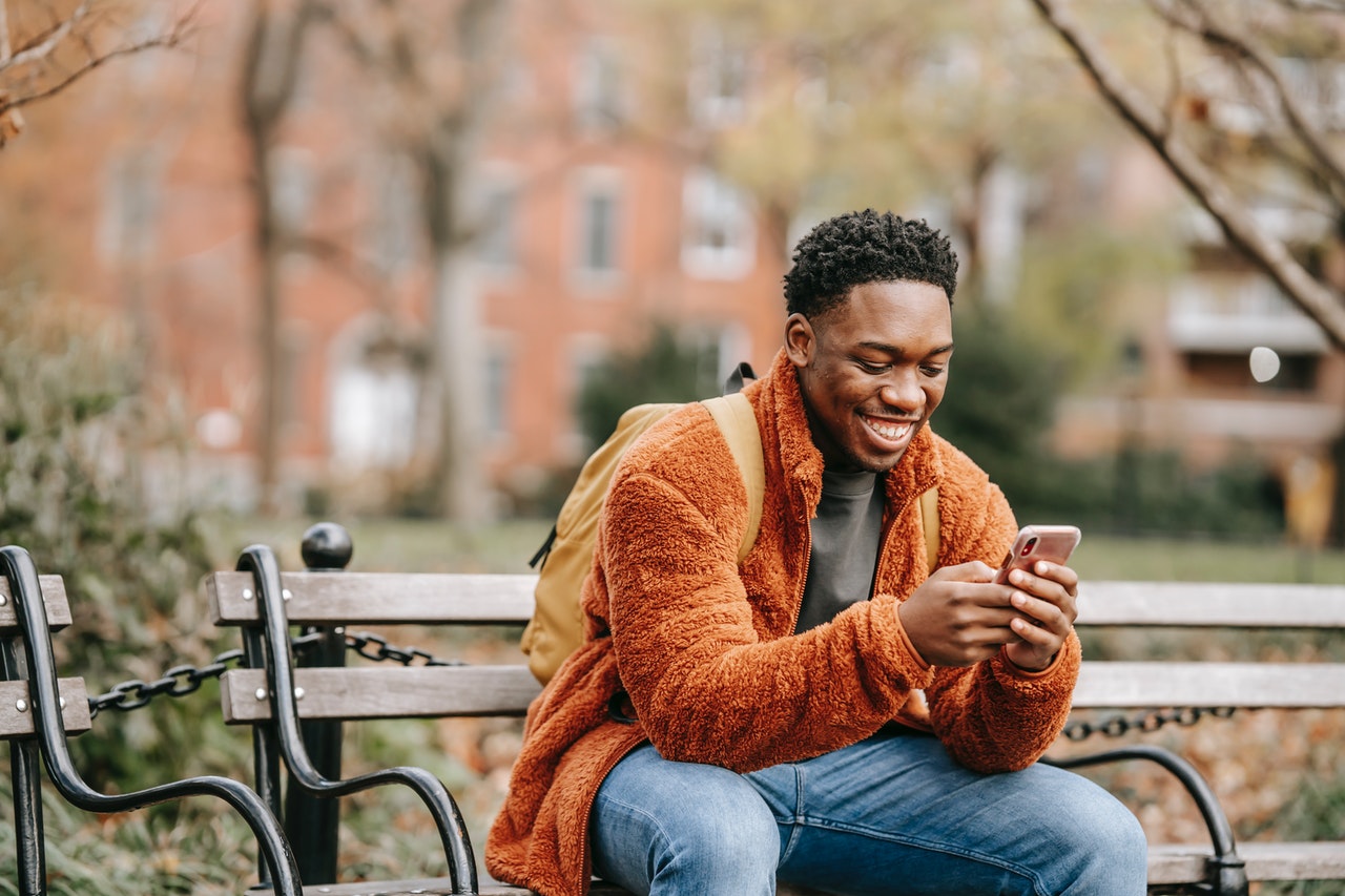 Online and Offline Side Hustles to Diversify Your Income
