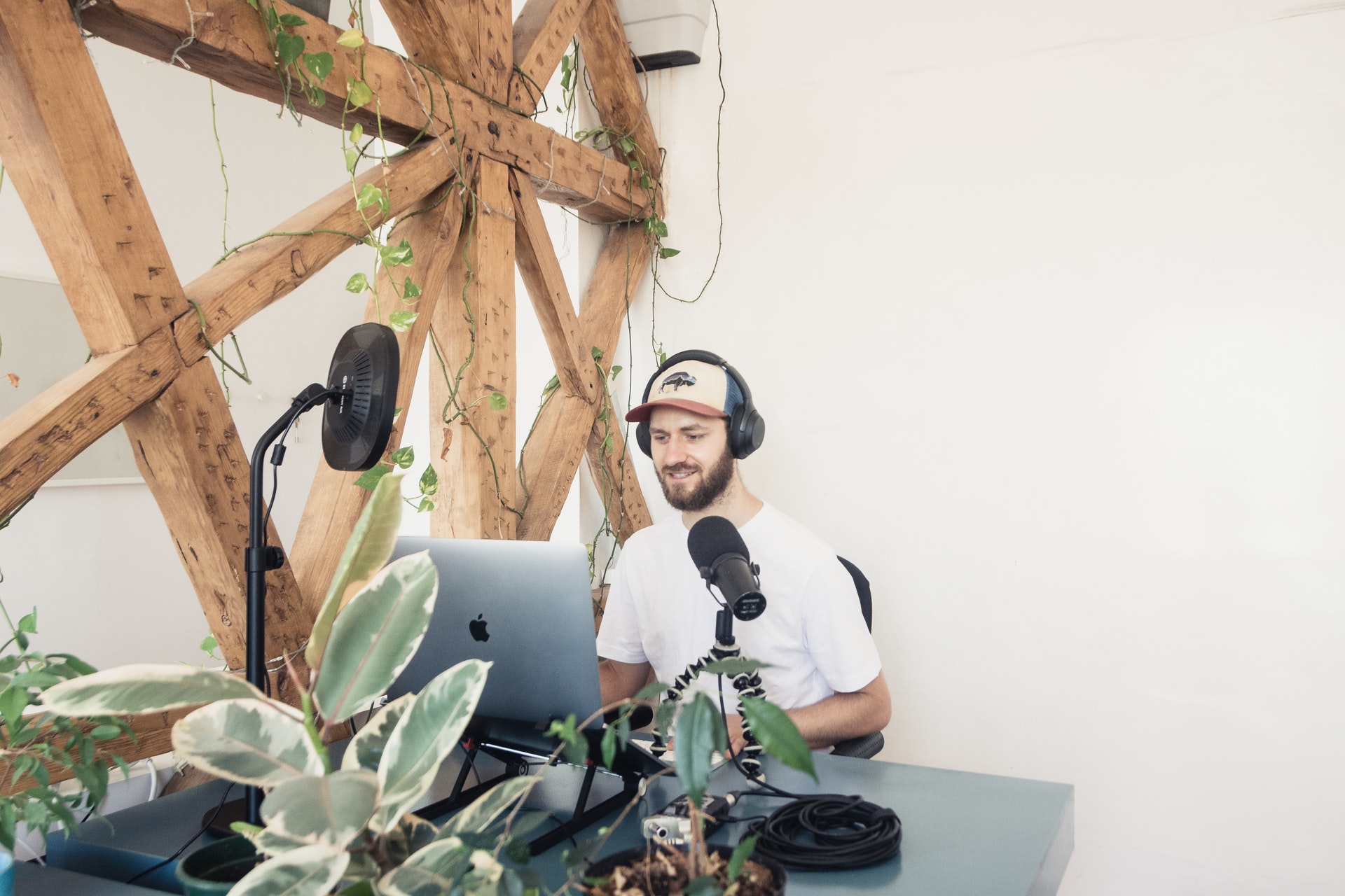 6 Podcast Promotion Strategies to Follow in 2021